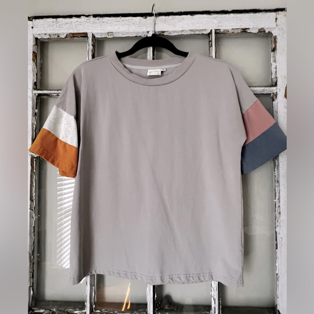Color block sleeve t-shirt